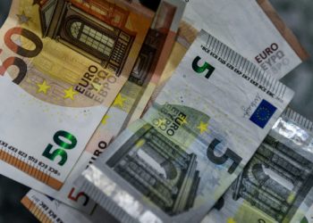 Ποια-επιδόματα-ανεβάζει-ο-νέος-κατώτατος-μισθός