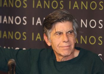 Γιάννης-Μπέζος:-«Άνθρωποι-της-γενιάς-μου-δεν-πρέπει-να-καταφεύγουν-στη-λογική-“γινόμαστε-και-εμείς-νέοι”,-αυτά-είναι-γελοία-πράγματα»