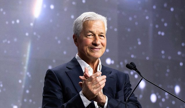 Ο-ceo-της-jpmorgan-σημαίνει-συναγερμό-για-τις-τράπεζες-και-ασκεί-κριτική-στην-Ευρώπη