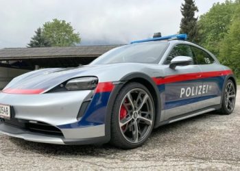 Η-αυστριακή-αστυνομία-απορρίπτει-τα-ηλεκτρικά