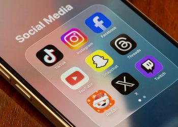 Σκάνδαλο-στα-social-media:-tiktok-και-meta-κατηγορούνται-ότι-«σερβίρουν»-επικίνδυνο-περιεχόμενο-για-να-γίνουν-viral