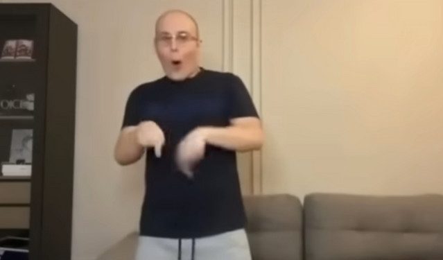 «Απάντα-στο-τηλέφωνο,-μωρό»-–-Το-νέο-viral-της-ρωσικής-ποπ-κουλτούρας