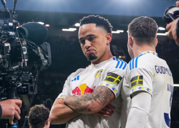 Γιουνάιτεντ-–-Λιντς-1-2:-Ήττα-–-σοκ-για-τη-Μάντσεστερ-από-τα-«παγώνια»