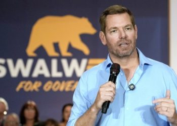 Ο-Έρικ-Σουόλγουελ-παραιτείται-από-το-Κογκρέσο-μετά-τις-καταγγελίες-σε-βάρος-του:-«Λυπάμαι-για-λάθη-κρίσης-που-έκανα-στο-παρελθόν»