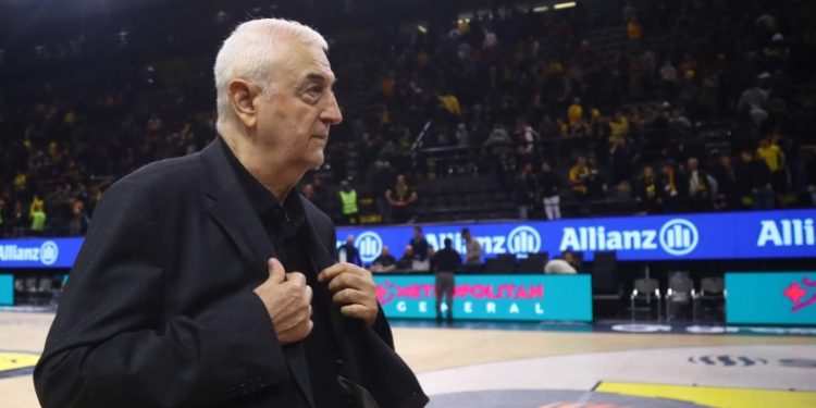 ΑΕΚ:-Δεν-λυγίζει-από-ιώσεις-ο-Σάκοτα,-κανονικά-στον-πάγκο-στον-«τελικό»-με-Μπανταλόνα