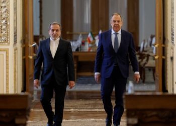 Λαβρόφ-σε-Αραγτσί:-Δεν-πρέπει-να-ξαναρχίσουν-οι-εχθροπραξίες