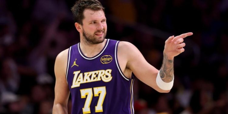 Στην-αναμονή-οι-Λέικερς:-Επιστρέφει-στις-ΗΠΑ-ο-Ντόντσιτς-μετά-την-θεραπεία-στην-Ισπανία