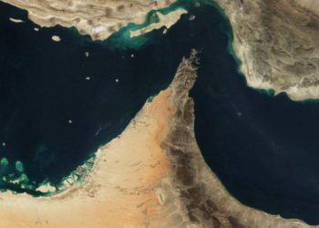 live:-Διέλευση-πλοίου-παρά-τον-ναυτικό-αποκλεισμό-των-ΗΠΑ-στα-Στενά-του-Ορμούζ-–-Προσπάθειες-για-επανεκκίνηση-του-διαλόγου