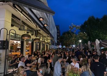 “Ζωντάνεψε”-η-εστίαση-το-Πάσχα-στη-Λάρισα