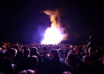 Πόλος-έλξης-για-τη-νεολαία-το-εκρηκτικό-πάρτι-στη-Μπάρα-Συκουρίου-(φωτ.-&-βίντεο)