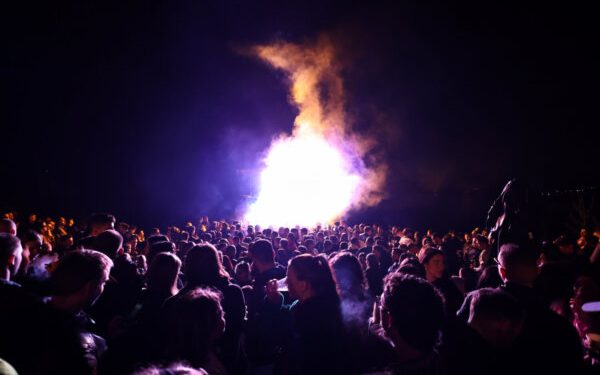 Πόλος-έλξης-για-τη-νεολαία-το-εκρηκτικό-πάρτι-στη-Μπάρα-Συκουρίου-(φωτ.-&-βίντεο)