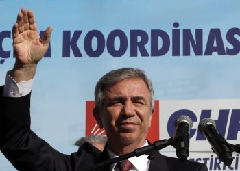 Μανσούρ-Γιαβάς:-Έρευνα-σε-βάρος-του-δημάρχου-της-Άγκυρας-–-Στήριξε-τον-επικεφαλής-της-αντιπολίτευσης