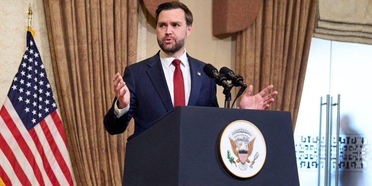 Τζέι-Ντι-Βανς:-«Η-μπάλα-βρίσκεται-στο-γήπεδο»-των-Ιρανών-–-Αναμένουμε-να-ανοίξουν-πλήρως-τα-Στενά-του-Ορμούζ