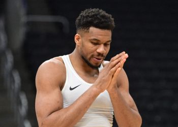 Το-μέλλον-του-Αντετοκούνμπο-συζητήθηκε-στο-espn:-«Θέλει-να-πάει-σε-ομάδα-για-να-διεκδικήσει-το-πρωτάθλημα»