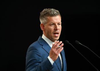 politico:-Πώς-ο-Πέτερ-Μαγιάρ-φιλοδοξεί-να-αποκαταστήσει-τις-σχέσεις-της-Ουγγαρίας-με-την-ΕΕ