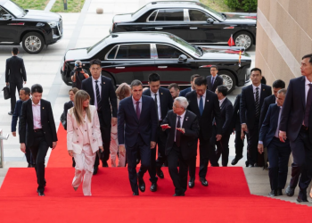 «Σεβασμός-στην-εδαφική-ακεραιότητα-ενάντια-στο-νόμο-της-ζούγκλας»-–-Τα-μηνύματα-από-την-επίσκεψη-Σάντσεθ-στο-Πεκίνο