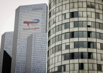 ceo-της-totalenergies:-Απόλυτη-ανάγκη-επαναλειτουργίας-των-Στενών-του-Ορμούζ-ακόμη-και-με-καταβολή-τελών