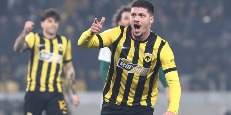 «Όσο-περνούν-οι-ημέρες-στην-ΑΕΚ-πιστεύουν-όλο-και-περισσότερο-στην-ανατροπή,-ελάχιστα-εισιτήρια-δεν-έχουν-βρει-κάτοχο»