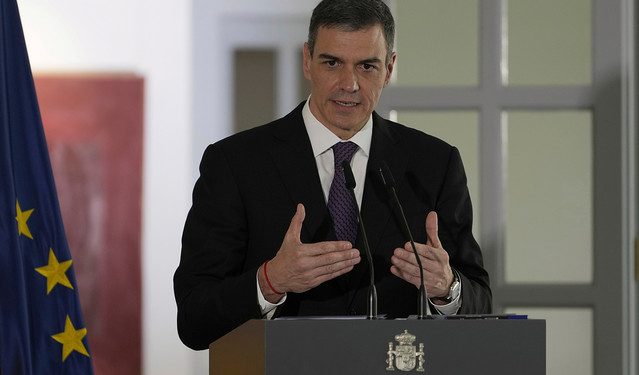 Ξεκινά-η-νομιμοποίηση-εκατοντάδων-χιλιάδων-μεταναστών-χωρίς-άδεια-παραμονής-στην-Ισπανία-–-«Είναι-αναγκαίο»,-λέει-ο-Σάντσεθ