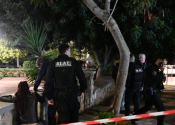 Τρίκαλα:-Συνεχίζονται-οι-έρευνες-της-ΕΛΑΣ-για-τους-δυο-κρατουμένους-που-δραπέτευσαν-απο-το-Νοσοκομείο