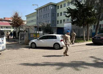 Πυροβολισμοί-σε-λύκειο-στη-νότια-Τουρκία:-Τουλάχιστον-16-τραυματίες,-νεκρός-ο-δράστης,-μαθητές-έτρεχαν-να-σωθούν-(vids)