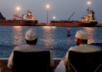 bloomberg:-Η-Τεχεράνη-εξετάζει-προσωρινή-παύση-μεταφορών-μέσω-του-Ορμούζ-για-να-στηρίξει-τις-ειρηνευτικές-συνομιλίες