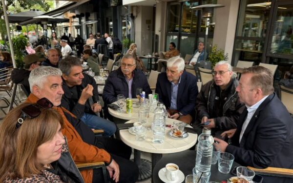 Βασίλης-Κόκκαλης-από-Φάρσαλα:-Προχειρότητα-και-ελλείψεις-στο-προσωρινό-Κέντρο-Υγείας