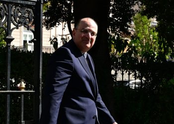 Τριγμοί-στην-κυβέρνηση-για-την-υπόθεση-Λαζαρίδη-–-Τίτλοι-τέλους-στην…-γαλάζια-«Αριστεία»