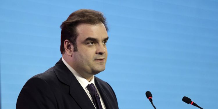 Πιερρακάκης-στην-Ουάσιγκτον:-Ενεργειακή-κρίση-και-γεωπολιτικοί-κίνδυνοι-πιέζουν-την-ευρωπαϊκή-οικονομία