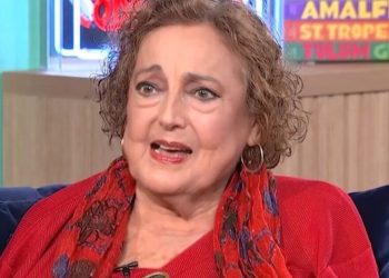 Ανθή-Ανδρεοπούλου:-Ο-πατέρας-μου-σκοτώθηκε-όταν-ήμουν-3,-έχω-ανάμνηση-από-εκείνον-που-νόμιζα-την-είχα-δει-στον-ύπνο-μου