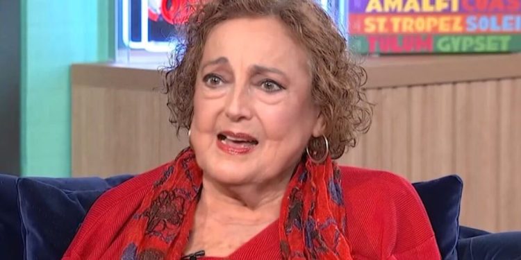 Ανθή-Ανδρεοπούλου:-Ο-πατέρας-μου-σκοτώθηκε-όταν-ήμουν-3,-έχω-ανάμνηση-από-εκείνον-που-νόμιζα-την-είχα-δει-στον-ύπνο-μου