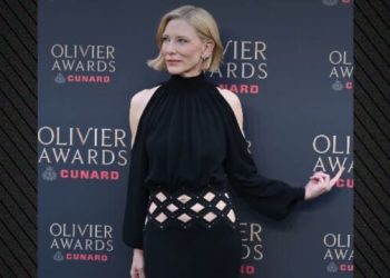 Η-Κέιτ-Μπλάνσετ-ύψωσε-το-μεσαίο-της-δάχτυλο-σε-φωτογράφο-στο-κόκκινο-χαλί-των-βραβείων-Ολιβιέ