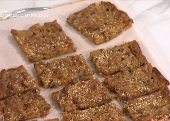 Ο-Σταύρος-Βαρθαλίτης-έφτιαξε-νηστίσιμη-μανιταρόπιτα-χωρίς-φύλλο