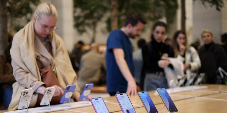 apple:-Ανακοίνωσε-το-φθηνότερο-iphone-17e-και-το-ταχύτερο-ipad-air-με-Μ4-chip