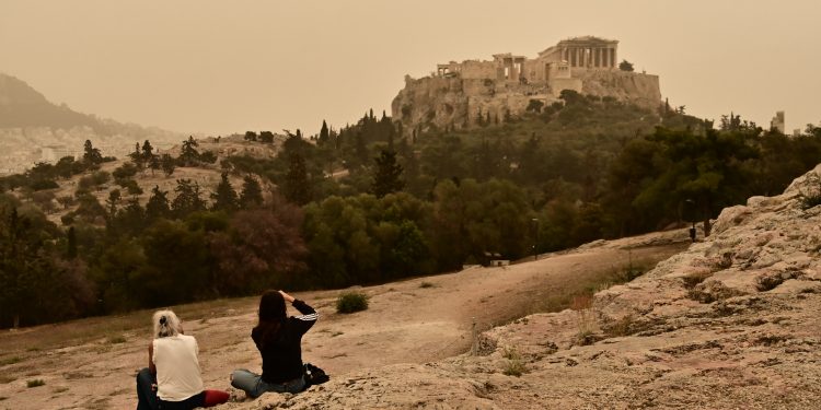 Καιρός:-Έρχεται-κύμα-αφρικανικής-σκόνης-με-λασποβροχές-–-Η-πρόγνωση-από-την-Α.-Τυράσκη