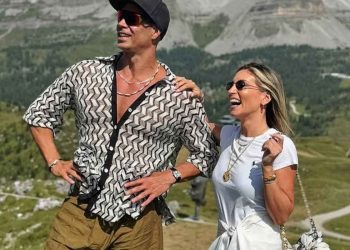 Η-Αθηνά-Οικονομάκου-σε-καλοκαιρινό-mood:-Πάσχα-στη-Φορμεντέρα-με-τον-αγαπημένο-της