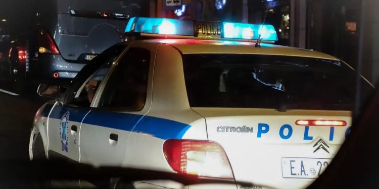 Λάρισα:-Ξεχασιάρης-διαρρήκτης-άφησε-το-τσαντάκι-με-τα-σύνεργα-της-δουλειάς-του-στο-μπαλκόνι