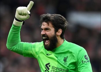 Σκέψεις-για-Άλισον-στη-Λίβερπουλ-–-«Σφήνα»-της-Γιουβέντους-με-3ετές