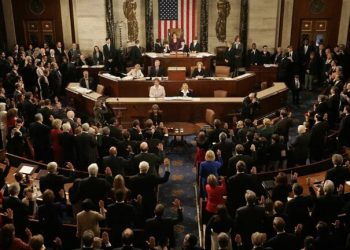 ΗΠΑ:-Οι-Δημοκρατικοί-πιέζουν-για-περιορισμό-των-πολεμικών-εξουσιών-του-Τραμπ-μέσω-συνεχών-ψηφοφοριών