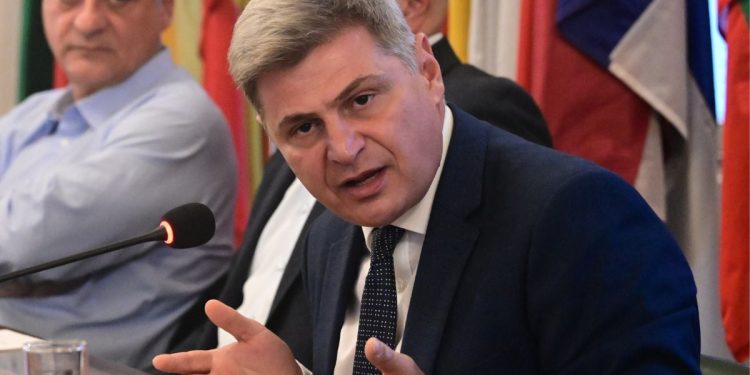 espresso-doppio-–-«Ποδαρικό»-με-το…-αριστερό