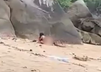 Οργή-στην-Ταϊλάνδη-για-νεαρό-ζευγάρι-Γάλλων-που-έκαναν-σεξ-σε-παραλία:-«Ήταν-σαν-ζώα»