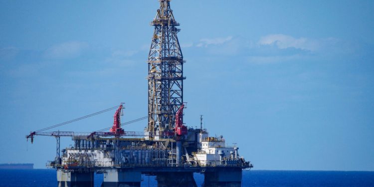 Αντίστροφη-μέτρηση-για-την-υπογραφή-της-σύμβασης-γεώτρησης-για-το-block-2-στο-Ιόνιο
