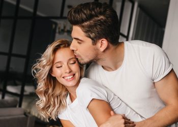 5-λόγοι-που-το-φλερτ-κάνει-καλό-στην-υγεία-σου