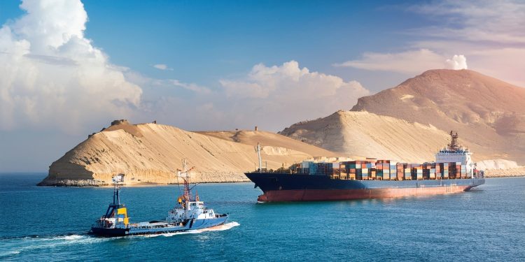 Πλήρης-ο-ναυτικός-αποκλεισμός-των-ΗΠΑ-στα-Στενά-του-Ορμούζ-–-Πλήγμα-για-το-90%-του-θαλάσσιου-εμπορίου-της-Τεχεράνης