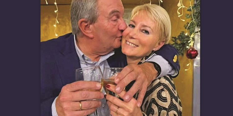 Κώστας-Καραμανλής:-«Καλή-χρονιά»-με-φιλί-στη-Νατάσα-του