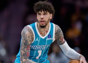 Χόρνετς-Χιτ-127-126:-Η-Σάρλοτ-πήρε-τη-ματσάρα-και-απέκλεισε-το-Μαϊάμι