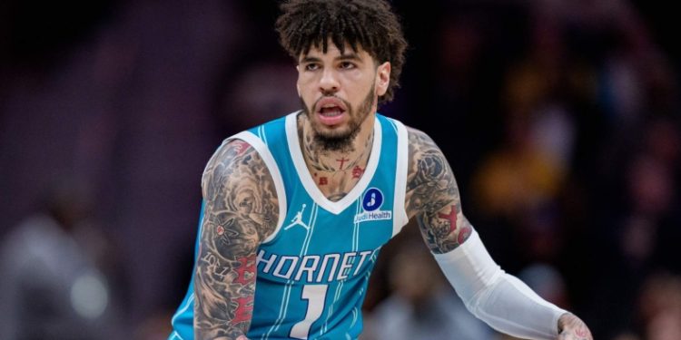 Χόρνετς-Χιτ-127-126:-Η-Σάρλοτ-πήρε-τη-ματσάρα-και-απέκλεισε-το-Μαϊάμι