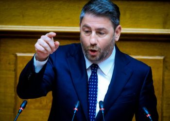 Σφοδρή-επίθεση-ΠΑΣΟΚ-για-Λαζαρίδη,-στο-στόχαστρο-ο-Μητσοτάκης-–-Ρουσφέτια,-διαφθορά-και-σκάνδαλα-στο-προσκήνιο