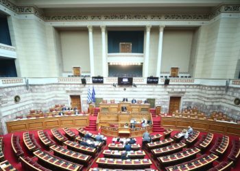 Σύγκρουση-εφ’-όλης-της-ύλης-στη-Βουλή:-Στο-προσκήνιο-Λαζαρίδης,-Προανακριτική-και-συνταγματική-αναθεώρηση