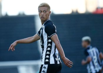 Επιστρέφει-στα-γήπεδα-ο-39χρονος-Χόντα